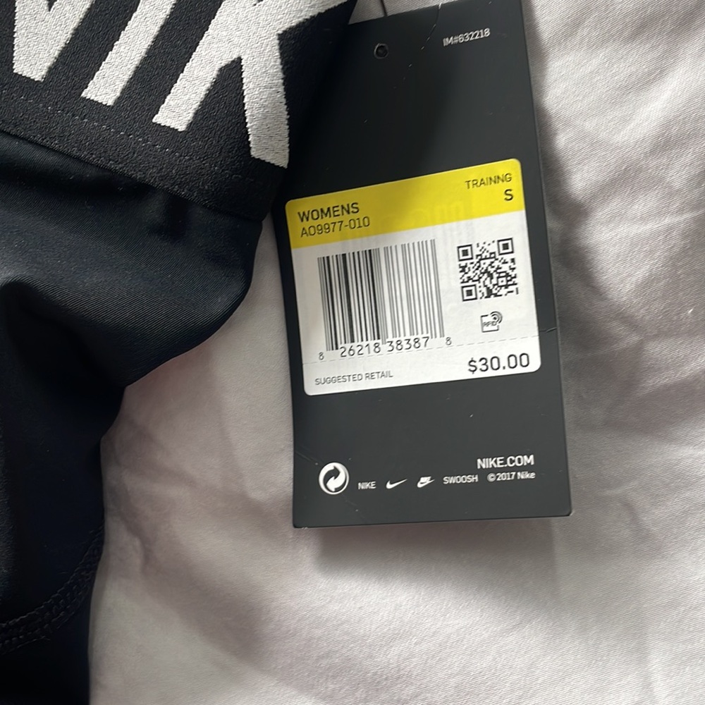 Shorts - Picture 2 of 3